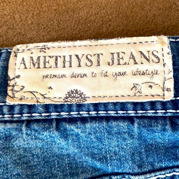 Amethyst Jean Shorts - Picture 6 of 10